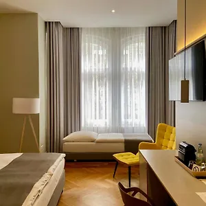 3* Ξενοδοχείο 38
